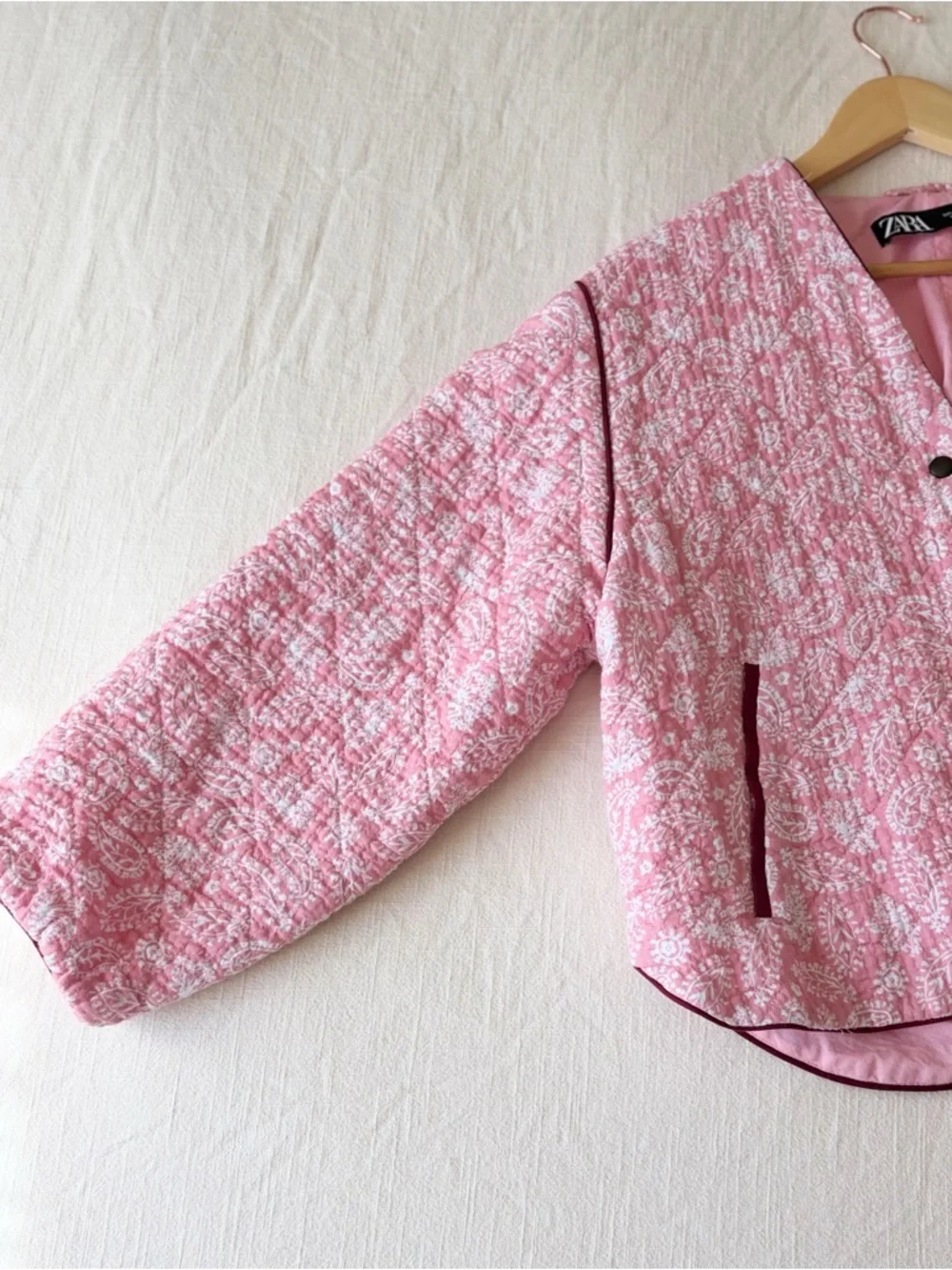 Zara | Cotton Pink Quilted Floral Snap Jacket with Burgundy Trim - Picture 4 of 5
